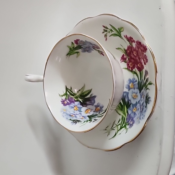 Vintage Royal Standard Princess Louise Teacup and Saucer - Picture 8 of 9